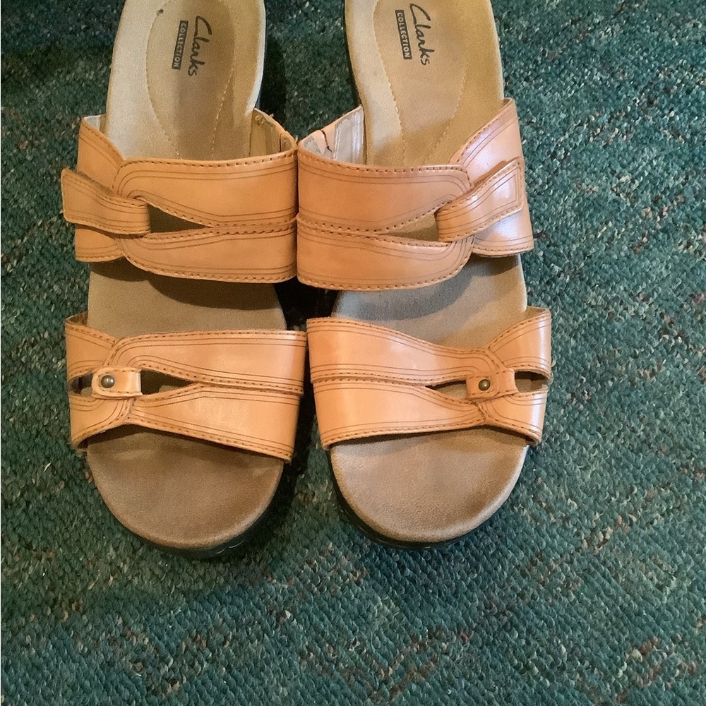 Clarks Women's Tan Sandals - Picture 2 of 7